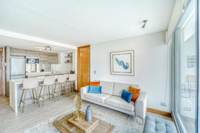 Gold Oasis 2BR w/Pool, Gym & Parking